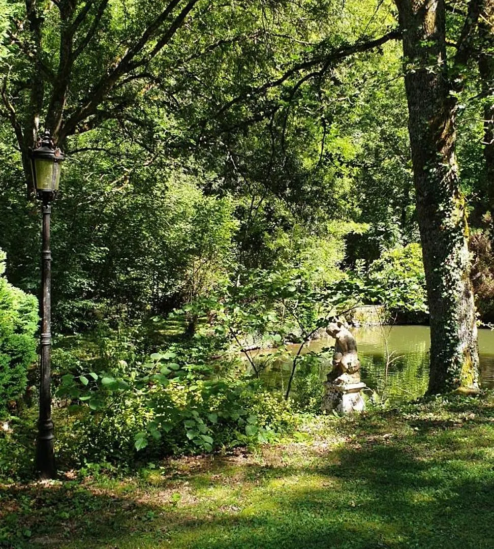 La Maison De L'Ecrivain La Bastide-l'Eveque Villa